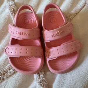 Native Sandal Size 4